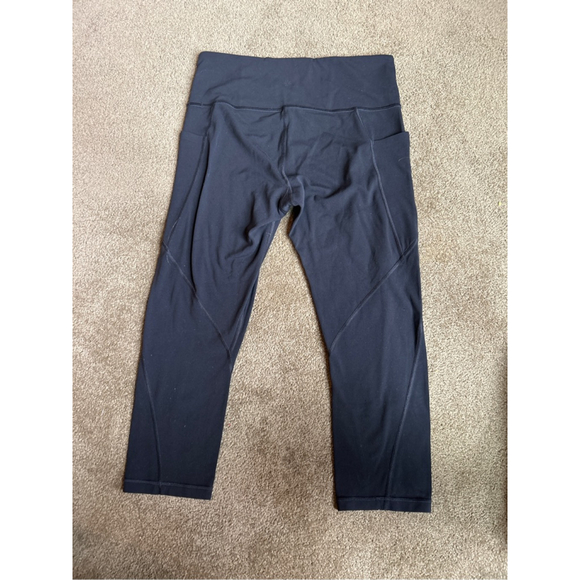 Women's Athleta Salutation Stash Pocket Capri M Black - Picture 9 of 10